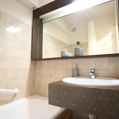 Studio Chamrousse, 1 Piece, 4 Personnes - Fr-1-340-262 아파트 *